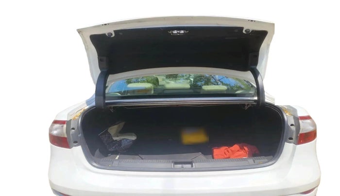 2011 Renault Fluence 1.5 E2, Diesel, Manual, 1,25,190 km, exterior