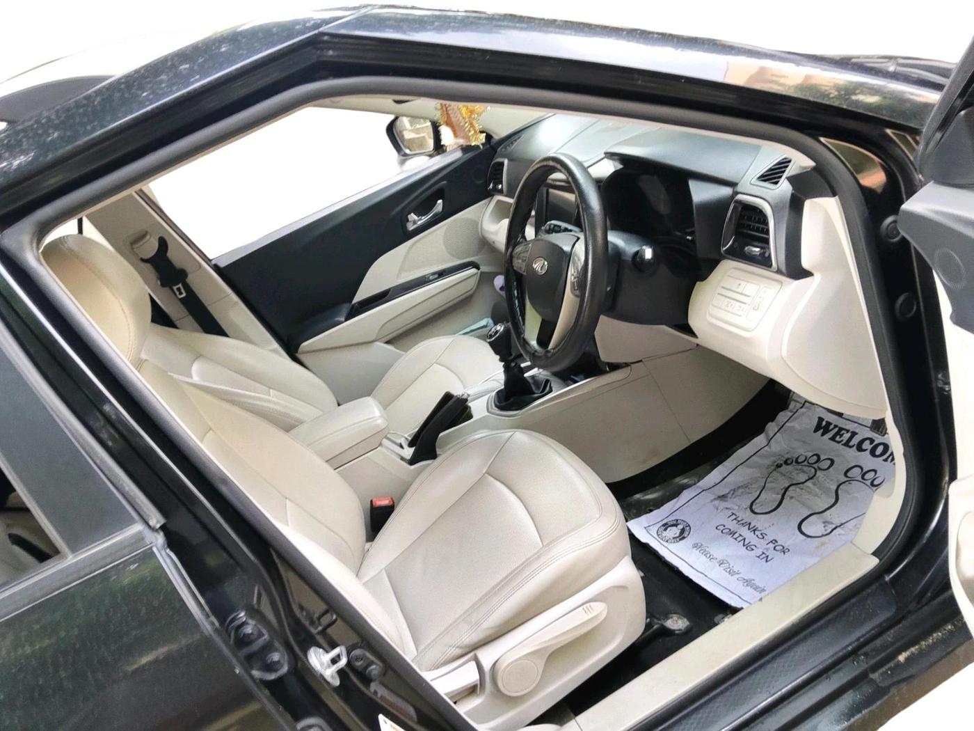 2019 Mahindra XUV300 W8 (O) 1.2 PETROL, Petrol, Manual, 88,710 km, interior