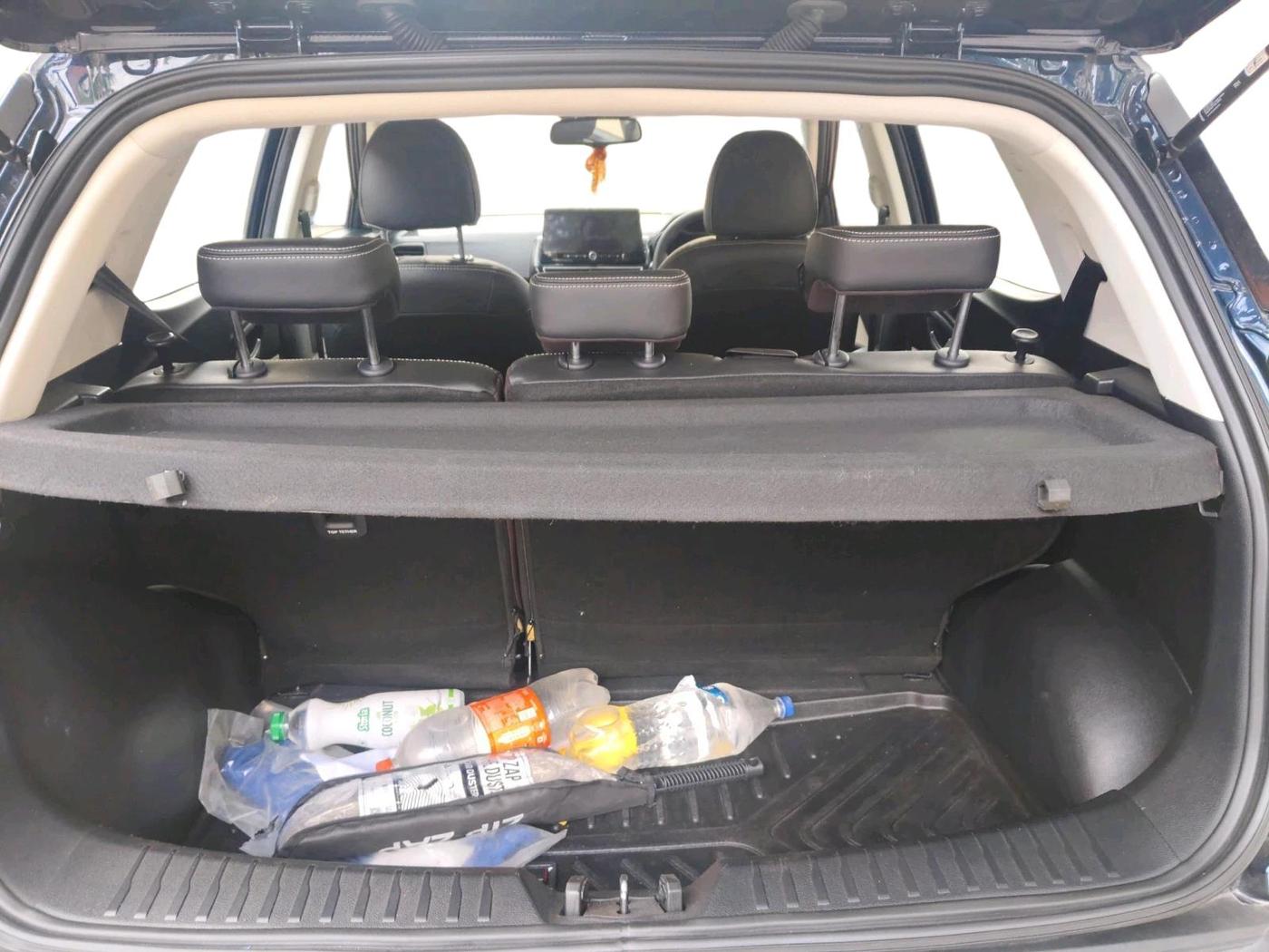2025 Mahindra XUV 3XO REVX A 1.2 Petrol MT, Petrol, Manual, 5,756 km, exterior