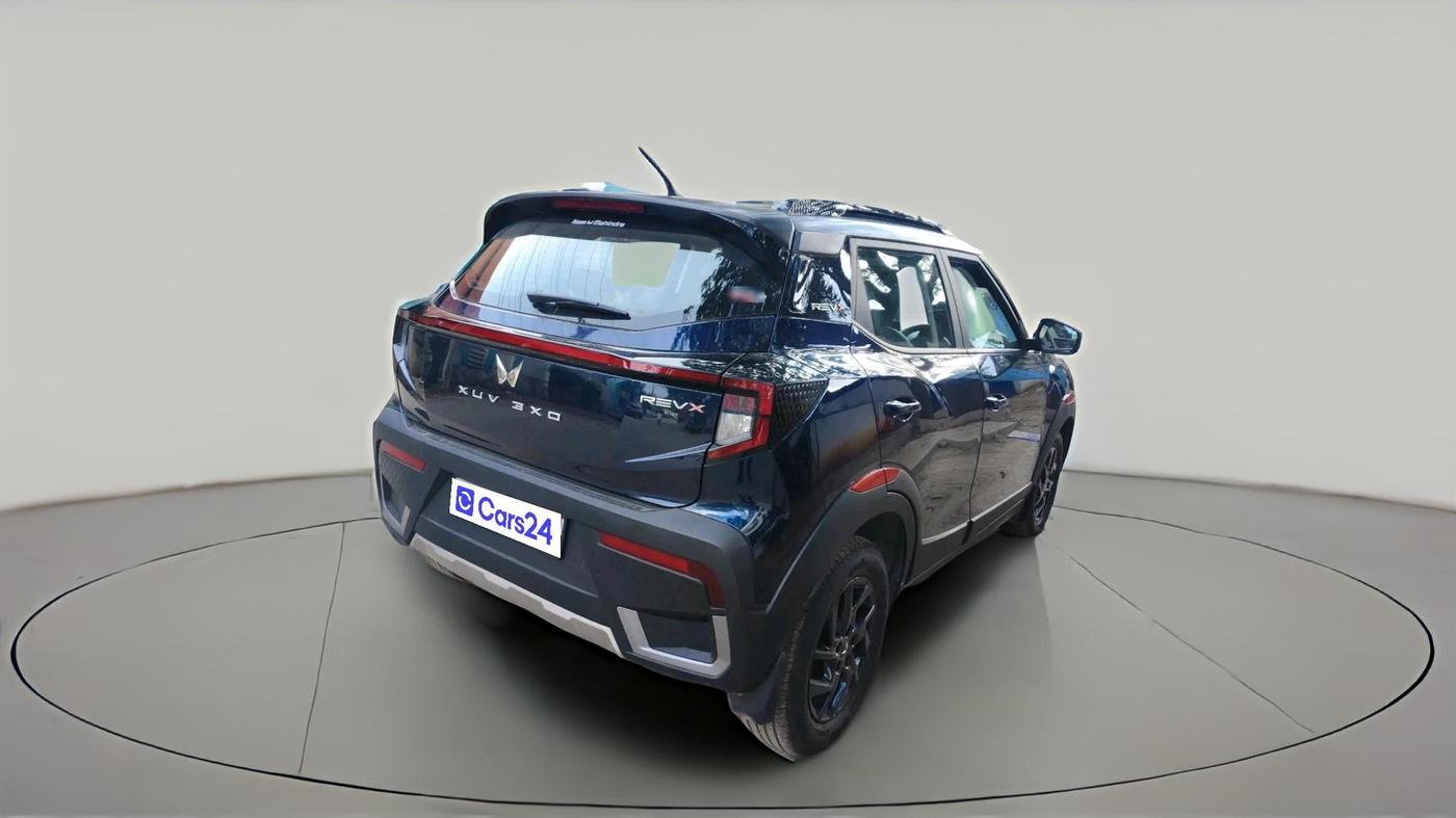 2025 Mahindra XUV 3XO REVX A 1.2 Petrol MT, Petrol, Manual, 5,756 km, exterior