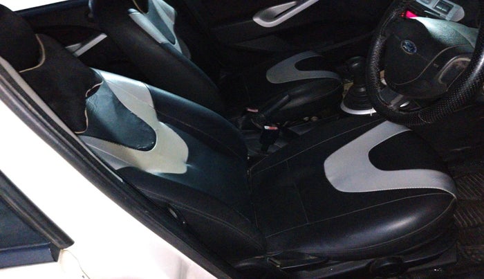 2011 Ford Figo TITANIUM 1.4 DIESEL, Diesel, Manual, 1,19,737 km, interior