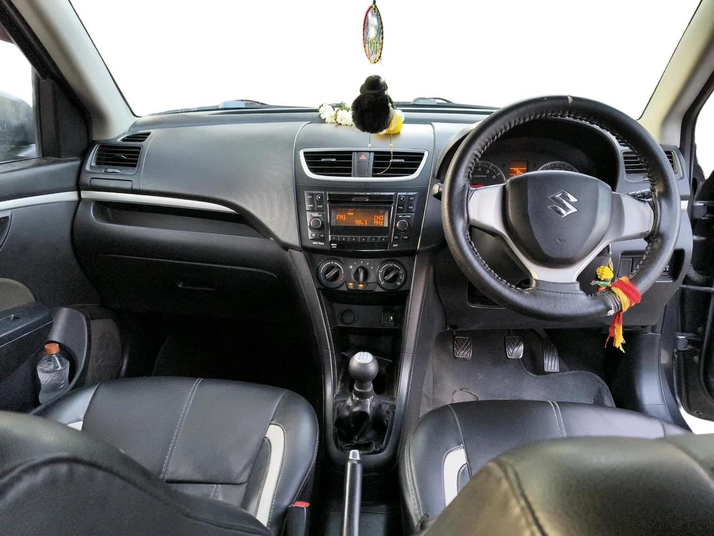 2015 Maruti Swift VXI, Petrol, Manual, 88,572 km, interior
