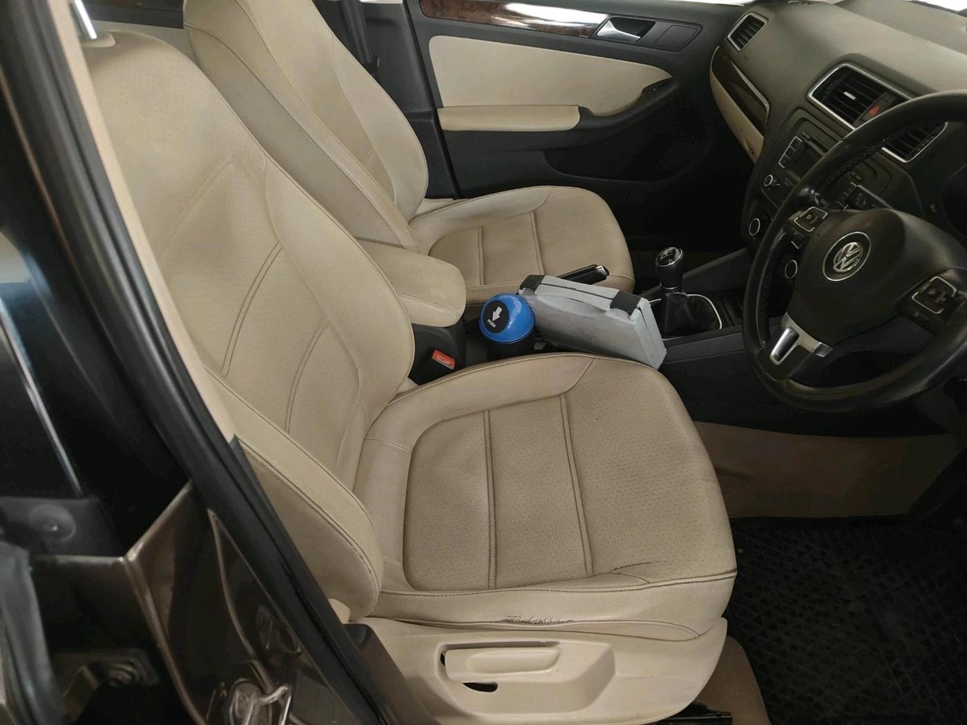 2013 Volkswagen Jetta COMFORTLINE TSI, Petrol, Manual, 52,304 km, interior