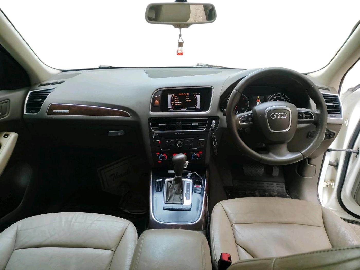 2011 Audi Q5 3.0 TDI QUATTRO, Diesel, Automatic, 1,18,708 km, interior