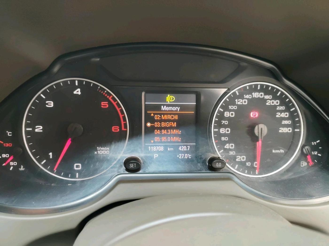 2011 Audi Q5 3.0 TDI QUATTRO, Diesel, Automatic, 1,18,708 km, interior