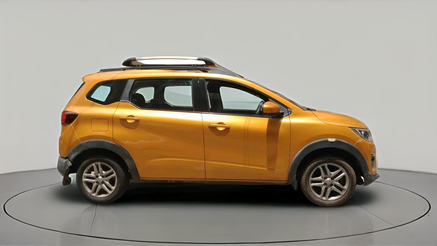 2020 Renault TRIBER RXZ AMT, Petrol, Automatic, 94,256 km, exterior