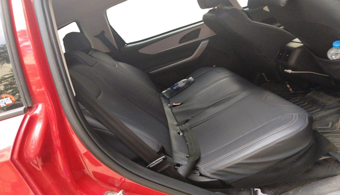 2022 Mahindra XUV700 AX 3 P MT 5 STR, Petrol, Manual, 77,491 km, interior