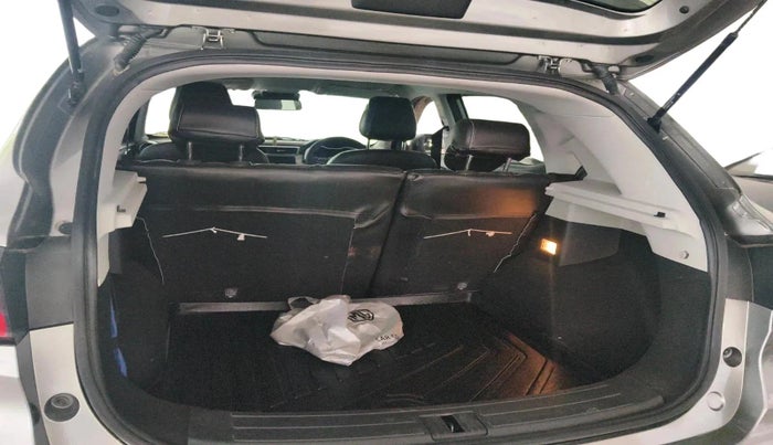 2024 MG ASTOR Sprint 1.5 MT (Ivory), Petrol, Manual, 13,380 km, exterior