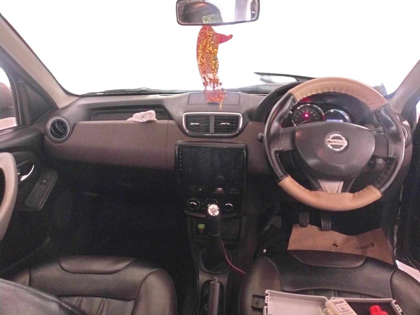 2017 Nissan Terrano XL (P), Petrol, Manual, 96,956 km, interior