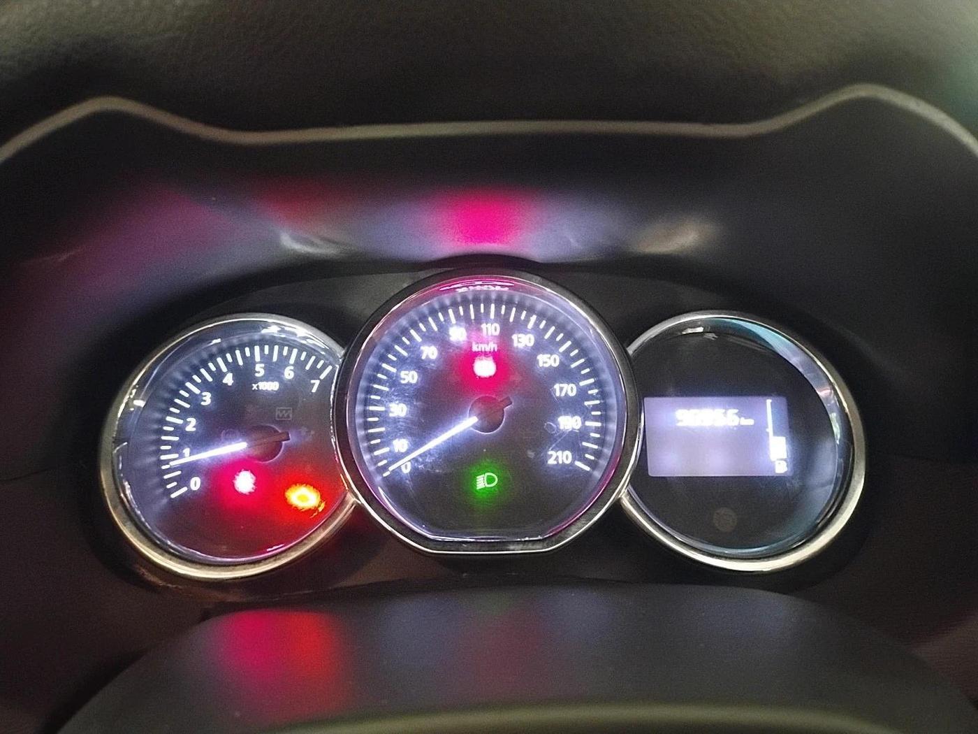 2017 Nissan Terrano XL (P), Petrol, Manual, 96,956 km, interior