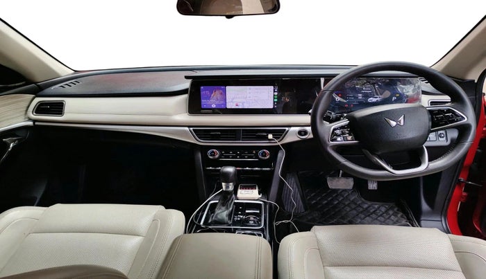 2021 Mahindra XUV700 AX 7 LUXURY P AT 7 STR, Petrol, Automatic, 43,127 km, interior