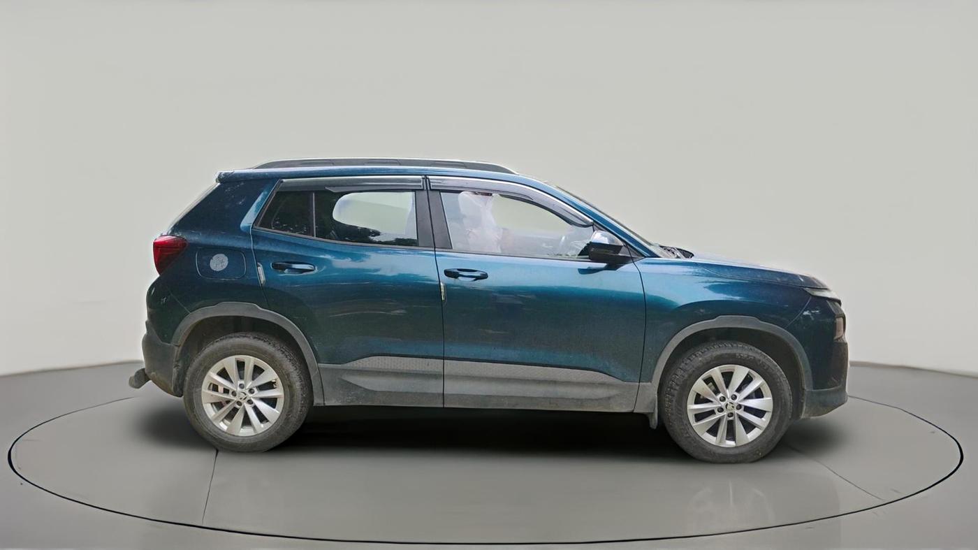 2025 Skoda Kylaq Signature, Petrol, Manual, 14,899 km, exterior