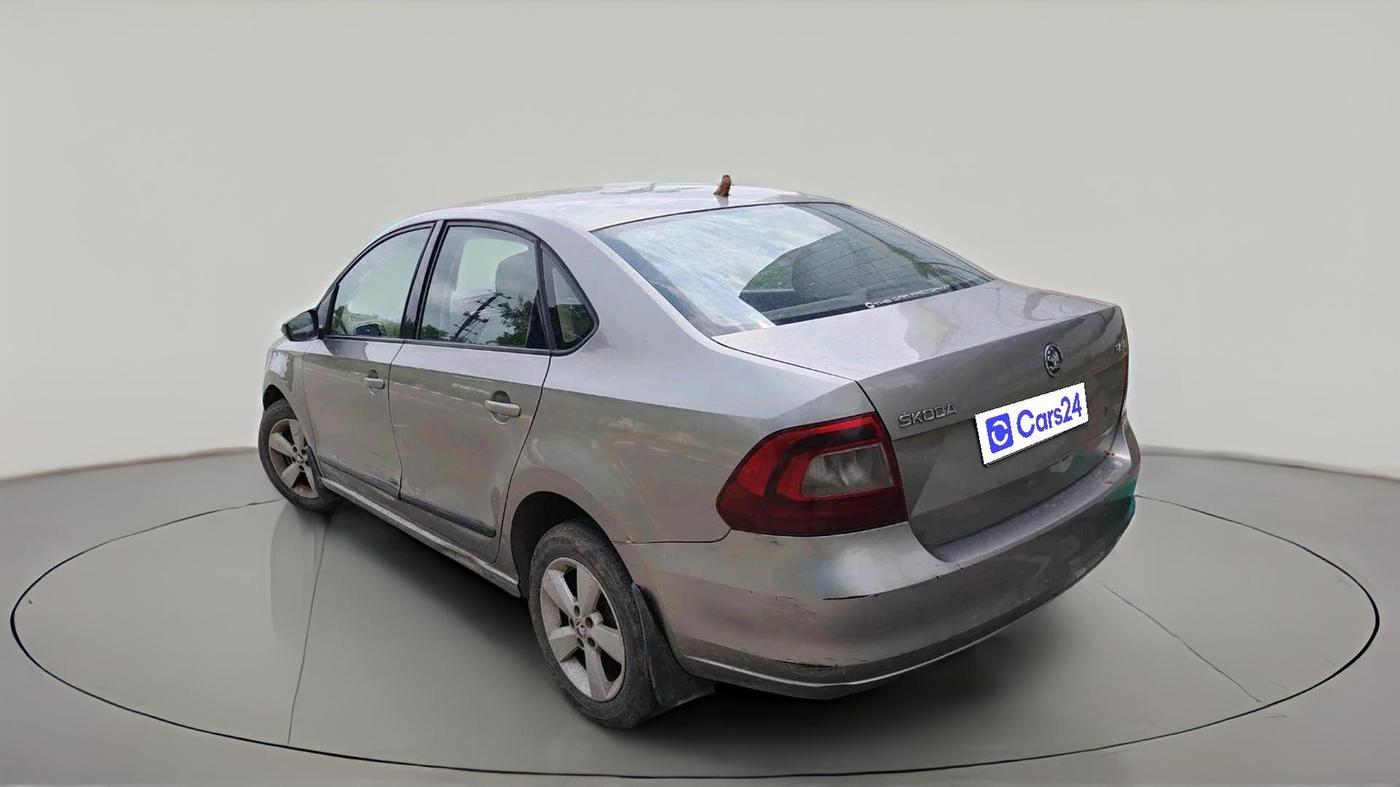 2016 Skoda Rapid AMBITION 1.5 TDI AT, Diesel, Automatic, 1,24,210 km, exterior