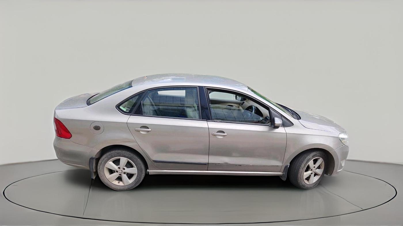 2016 Skoda Rapid AMBITION 1.5 TDI AT, Diesel, Automatic, 1,24,210 km, exterior