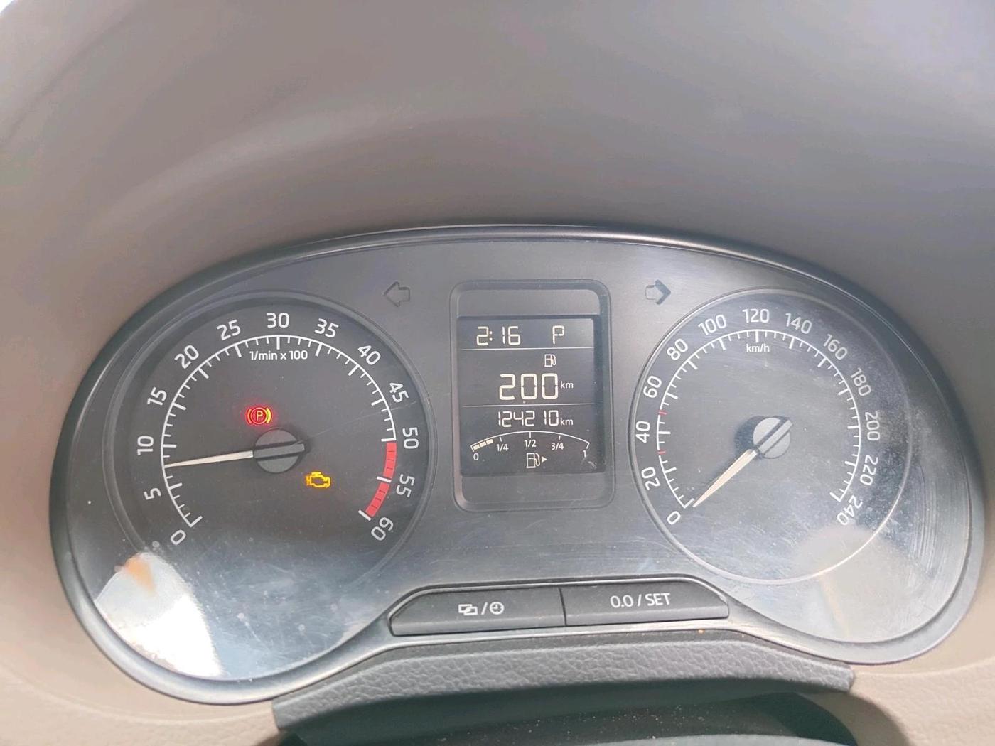 2016 Skoda Rapid AMBITION 1.5 TDI AT, Diesel, Automatic, 1,24,210 km, interior