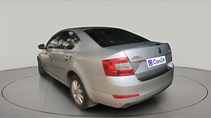 2015 Skoda Octavia ELEGANCE 1.8 TSI AT, Petrol, Automatic, 1,17,064 km, exterior