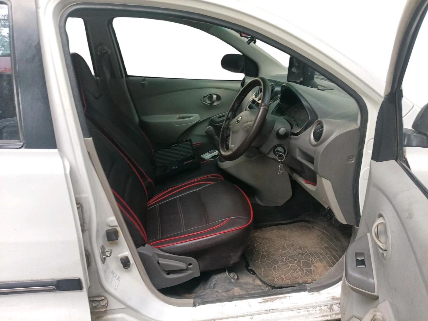 2016 Datsun Go Plus T, Petrol, Manual, 77,805 km, interior