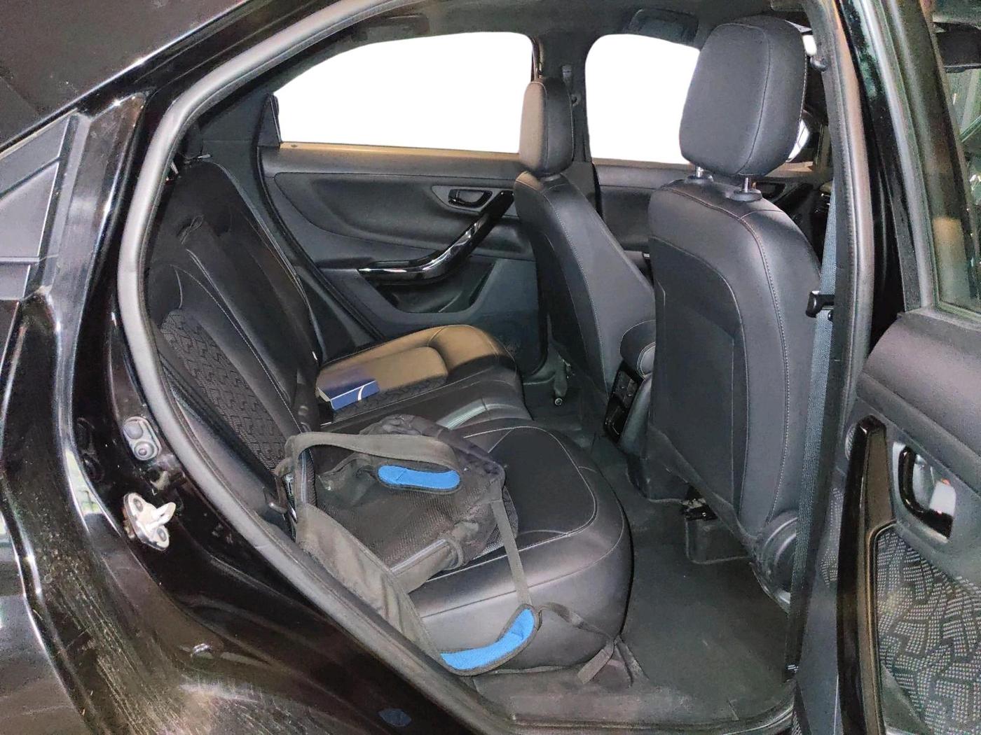 2022 Tata NEXON XZA PLUS (PREMIUM) PETROL, Petrol, Automatic, 38,567 km, interior