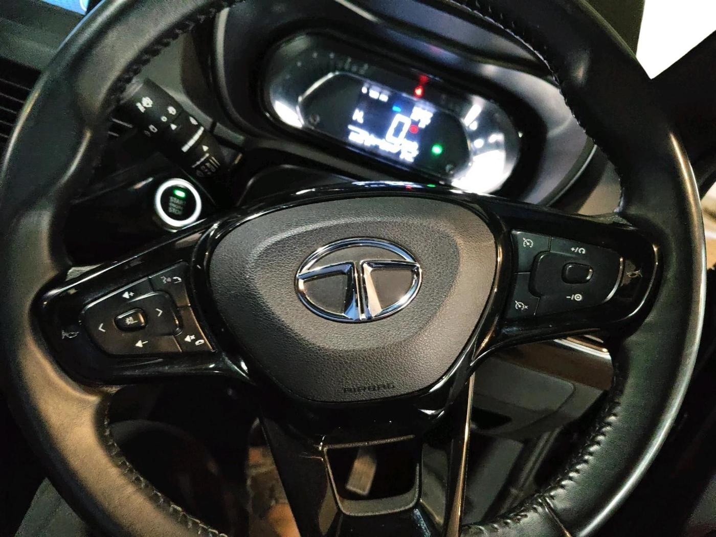 2022 Tata NEXON XZA PLUS (PREMIUM) PETROL, Petrol, Automatic, 38,567 km, interior