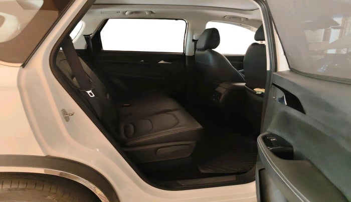 2019 MG HECTOR SHARP 2.0 DIESEL, Diesel, Manual, 1,16,636 km, interior