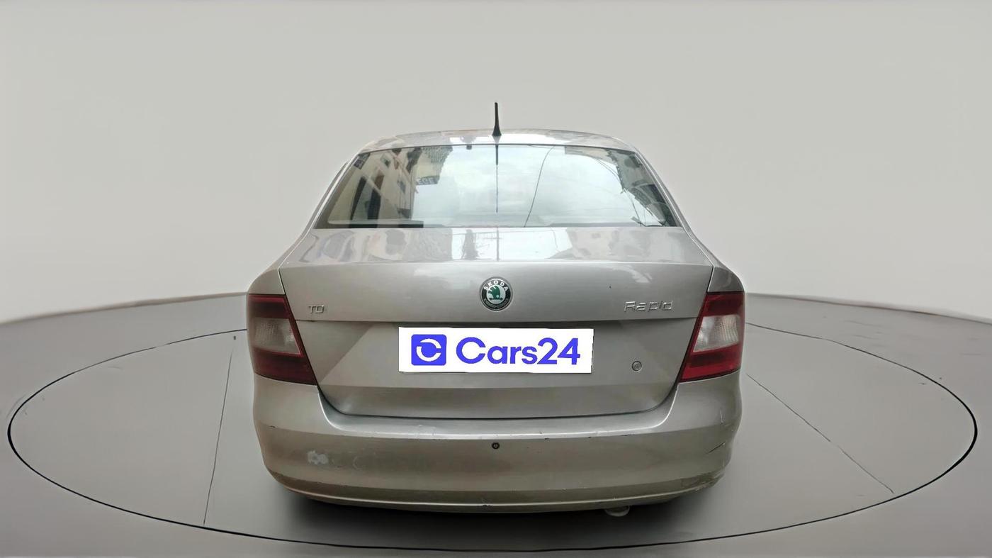 2012 Skoda Rapid AMBITION 1.6 TDI CR MT, Diesel, Manual, 1,24,880 km, exterior