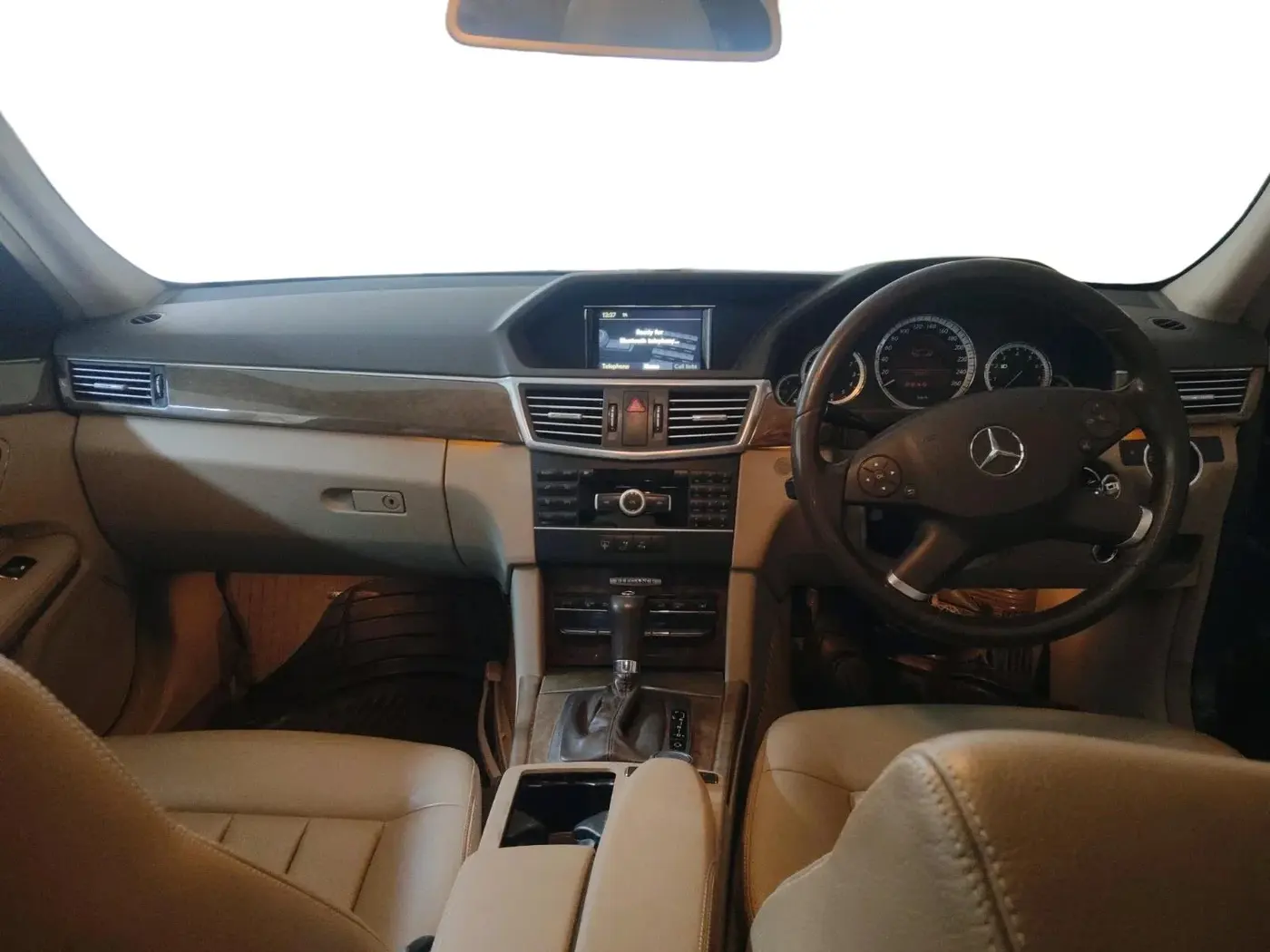 2010 Mercedes Benz E Class E200 CGI ELEGANCE, Petrol, Automatic, 58,781 km, interior