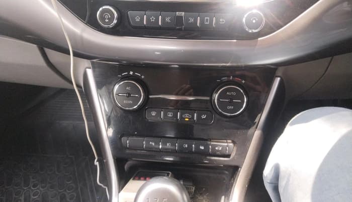 2018 Tata NEXON XZ DIESEL, Diesel, Manual, 79,436 km, interior