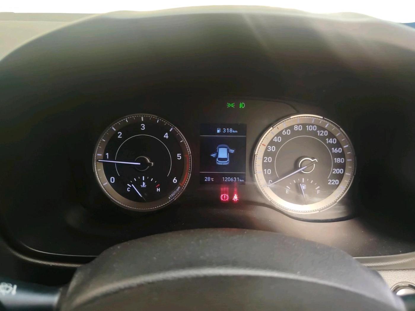 2019 Hyundai VENUE SX(O) 1.4 CRDI, Diesel, Manual, 1,20,631 km, interior