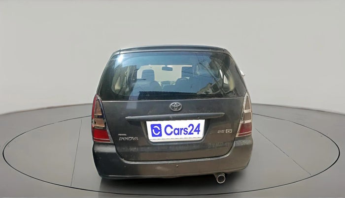 2005 Toyota Innova 2.5 G3, Diesel, Manual, 2,89,497 km, exterior