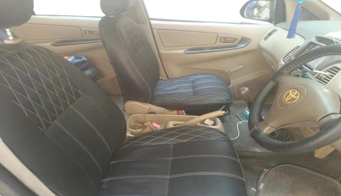 2005 Toyota Innova 2.5 G3, Diesel, Manual, 2,89,497 km, interior