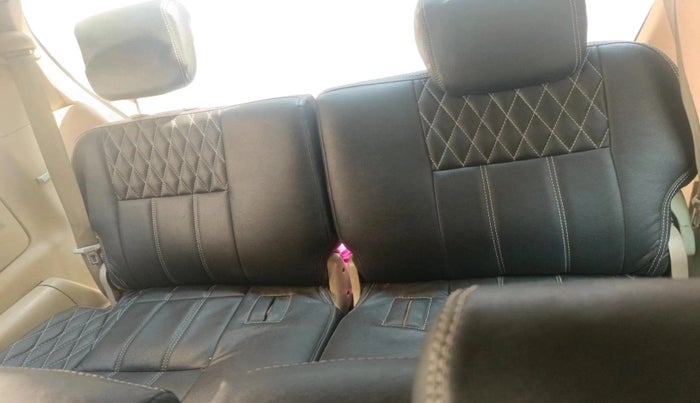 2005 Toyota Innova 2.5 G3, Diesel, Manual, 2,89,497 km, interior