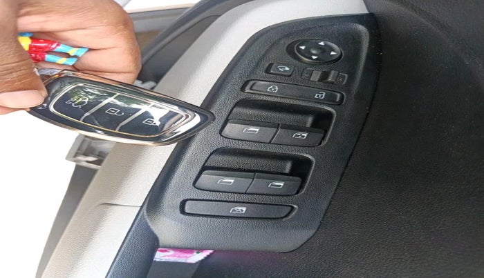 2024 Hyundai VENUE SX 1.2 PETROL, Petrol, Manual, 13,643 km, interior