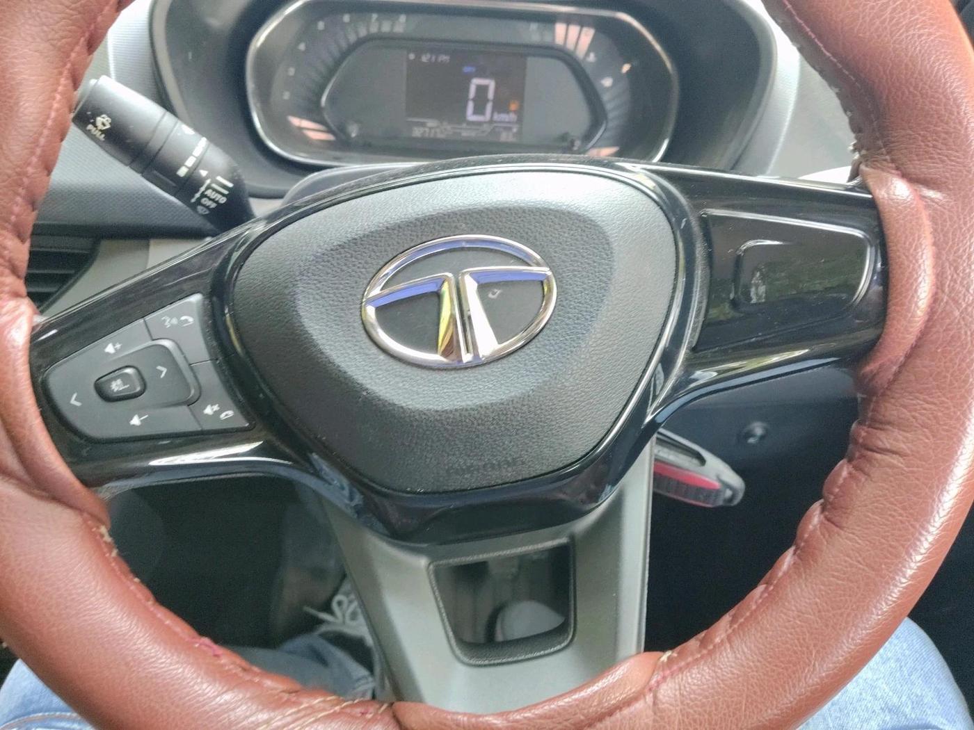 2022 Tata NEXON XM SUNROOF PETROL, Petrol, Manual, 32,717 km, interior