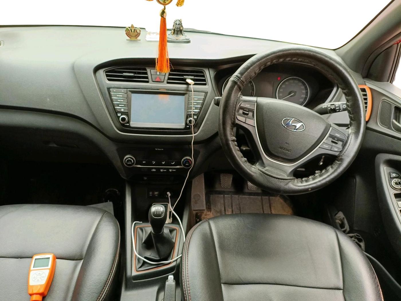 2017 Hyundai Elite i20 ASTA 1.2 DUAL TONE, Petrol, Manual, 76,930 km, interior