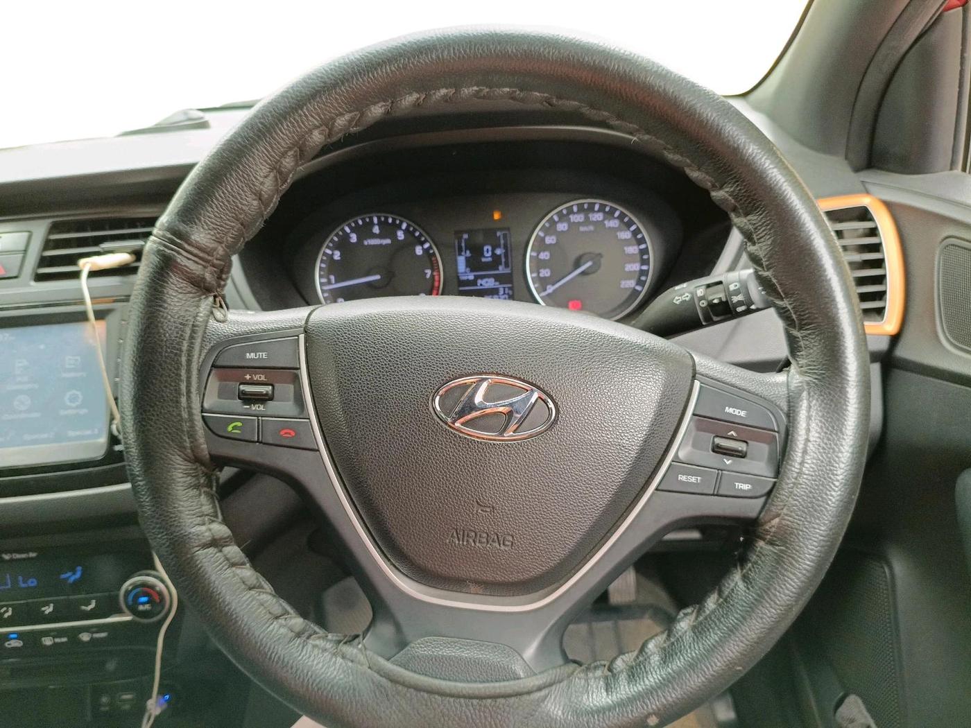 2017 Hyundai Elite i20 ASTA 1.2 DUAL TONE, Petrol, Manual, 76,930 km, interior