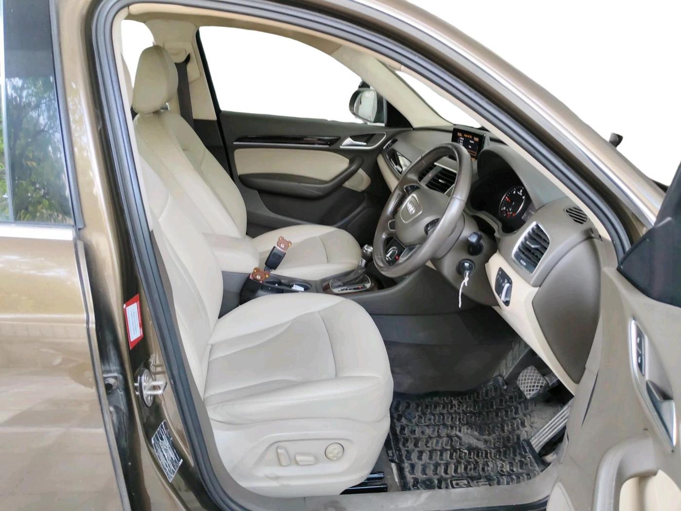 2014 Audi Q3 2.0 TDI QUATTRO, Diesel, Automatic, 72,411 km, interior
