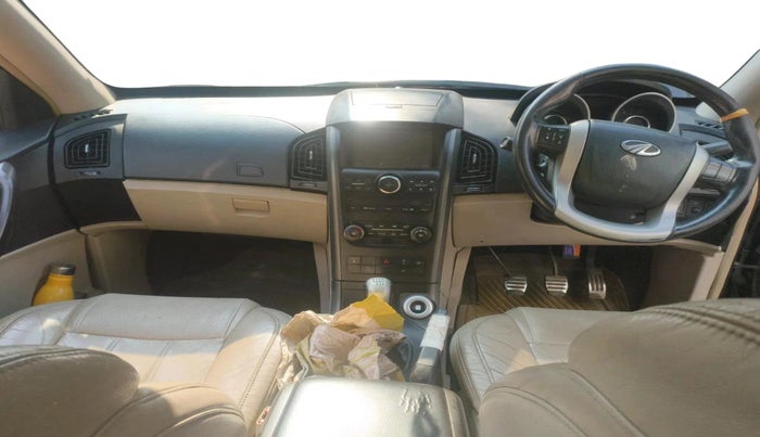 2015 Mahindra XUV500 W10, Diesel, Manual, 1,13,187 km, interior