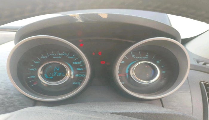 2015 Mahindra XUV500 W10, Diesel, Manual, 1,13,187 km, interior