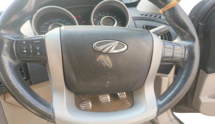 2015 Mahindra XUV500 W10, Diesel, Manual, 1,13,187 km, interior