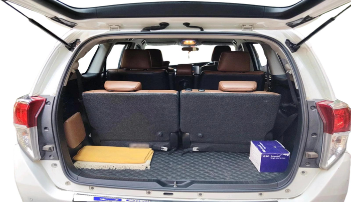 2022 Toyota Innova Crysta 2.4 ZX AT 7 STR, Diesel, Automatic, 90,460 km, exterior