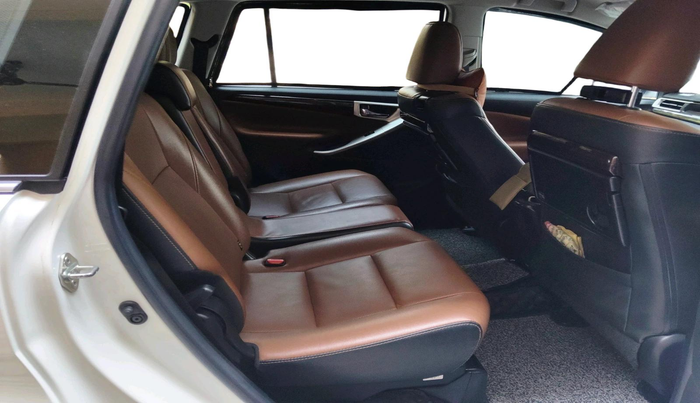 2022 Toyota Innova Crysta 2.4 ZX AT 7 STR, Diesel, Automatic, 90,460 km, interior