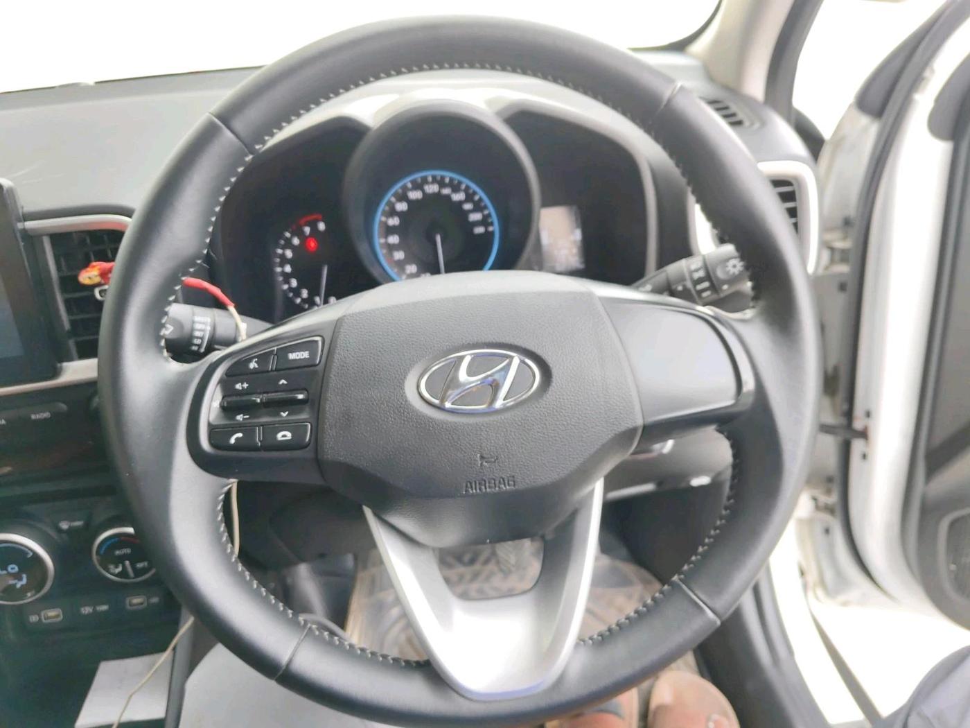 2021 Hyundai VENUE S+ 1.2, Petrol, Manual, 62,174 km, interior