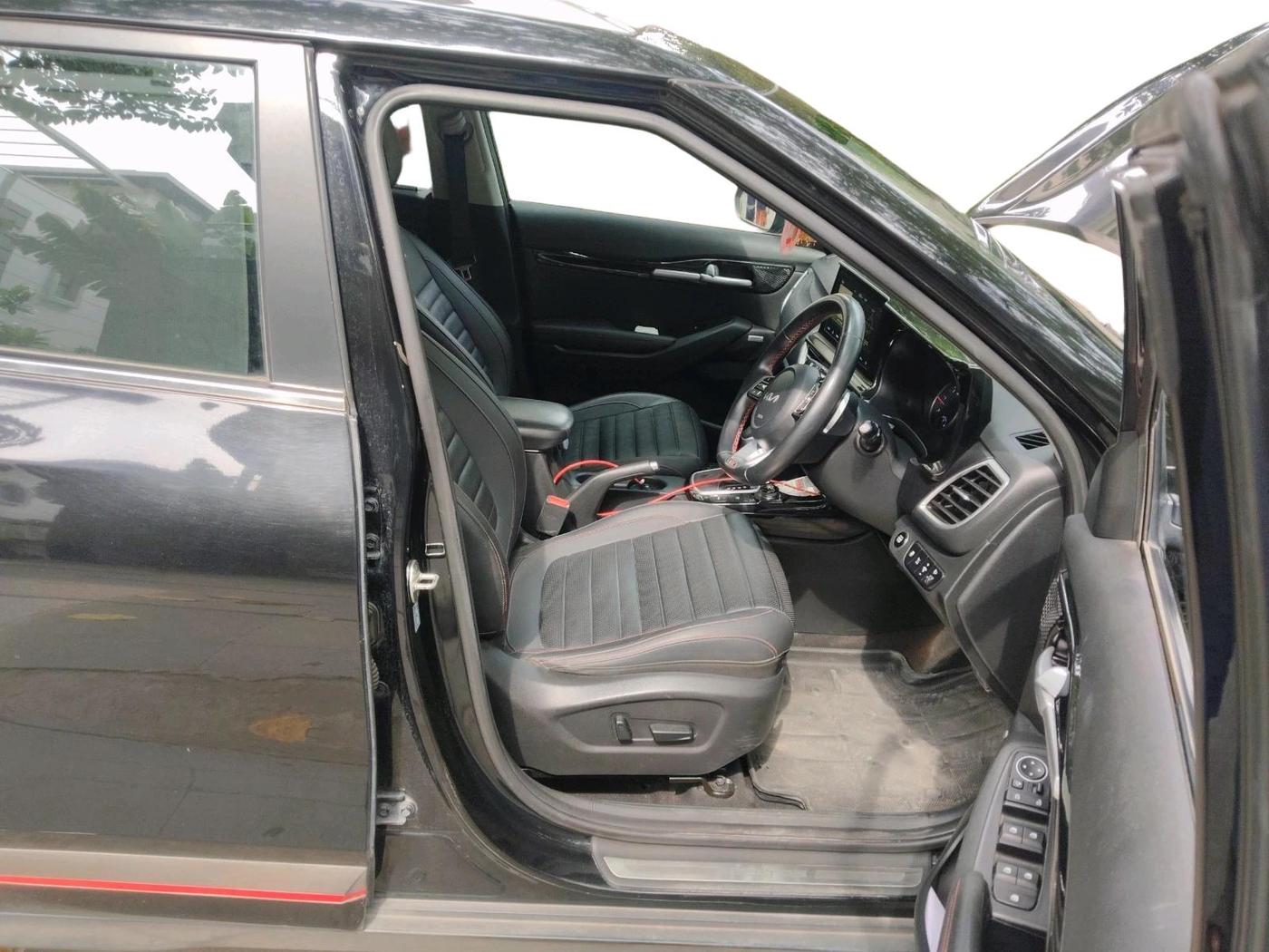 2021 KIA SELTOS GTX PLUS AT 1.5 DIESEL, Diesel, Automatic, 73,100 km, interior