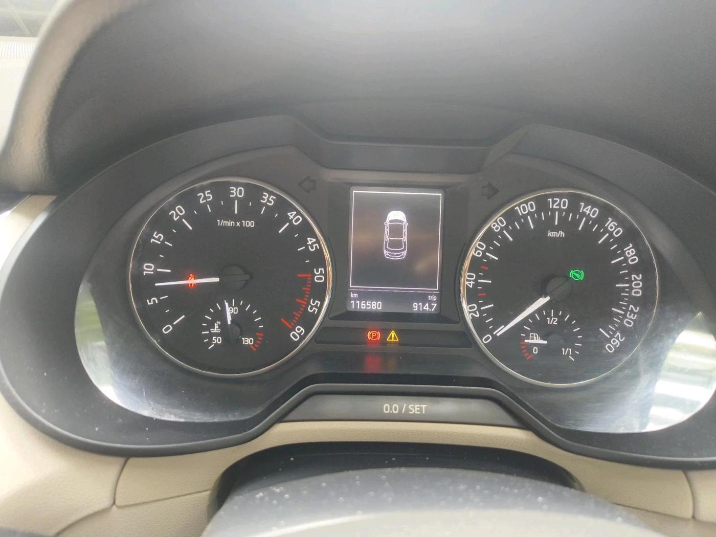 2013 Skoda Octavia ELEGANCE 2.0 TDI AT, Diesel, Automatic, 1,16,580 km, interior