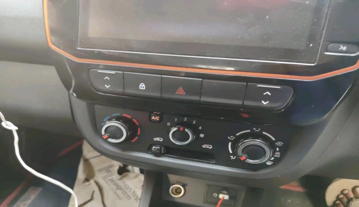 2021 Renault Kwid CLIMBER 1.0 AMT (O), Petrol, Automatic, 33,181 km, interior