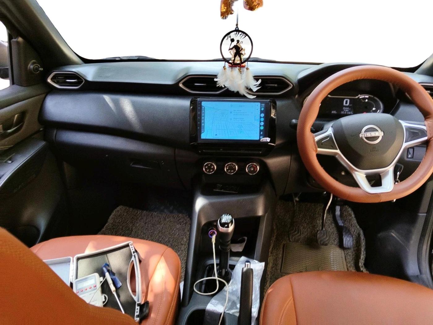 2025 Nissan MAGNITE Visia Plus B4D 1.0 Petrol MT, Petrol, Manual, 9,568 km, interior