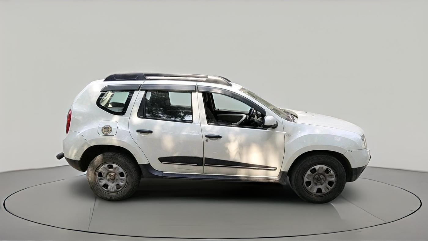 2014 Renault Duster RXL PETROL, Petrol, Manual, 1,22,311 km, exterior