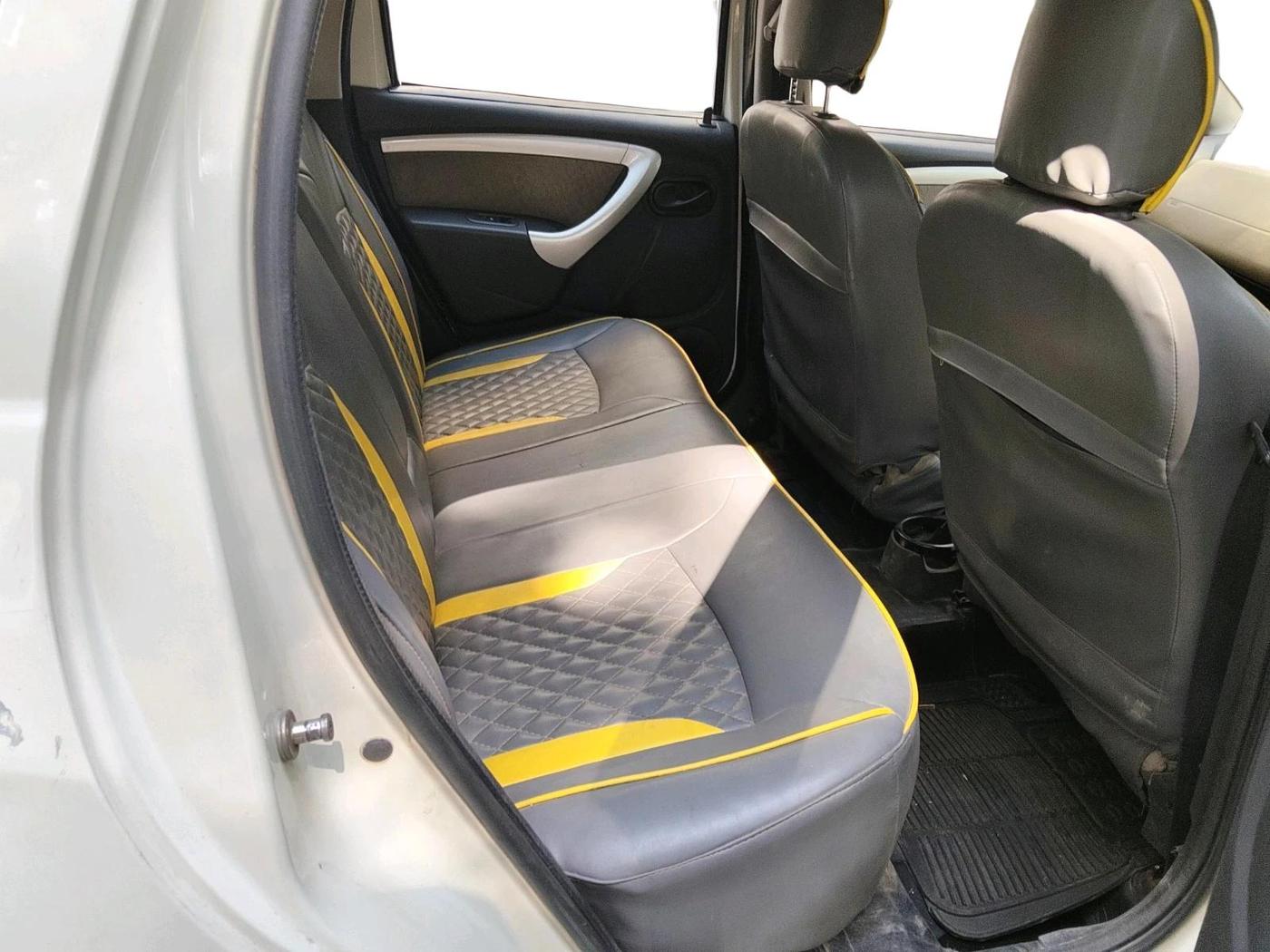 2014 Renault Duster RXL PETROL, Petrol, Manual, 1,22,311 km, interior