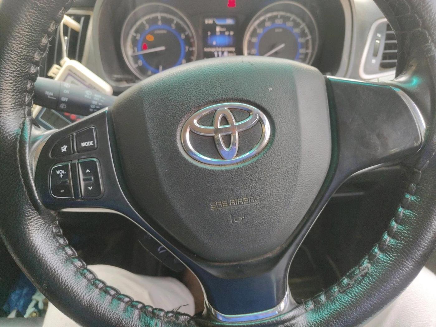 2019 Toyota Glanza V, Petrol, Manual, 1,18,928 km, interior