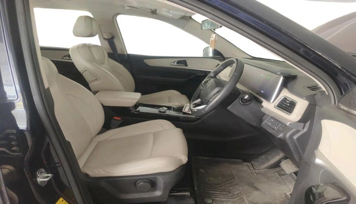 2023 Mahindra XUV700 AX 7 LUXURY D AWD AT 7 STR, Diesel, Automatic, 89,155 km, interior
